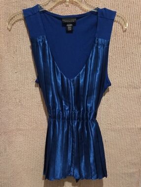 Apostrophe V-neck Dress Top